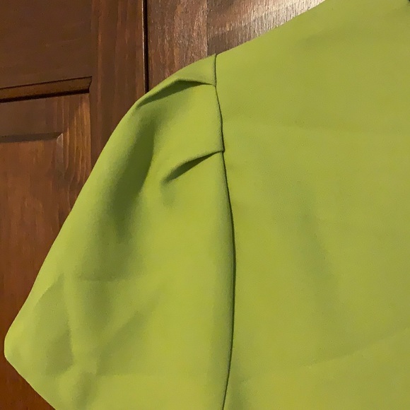 Chartreuse dress - Picture 3 of 3